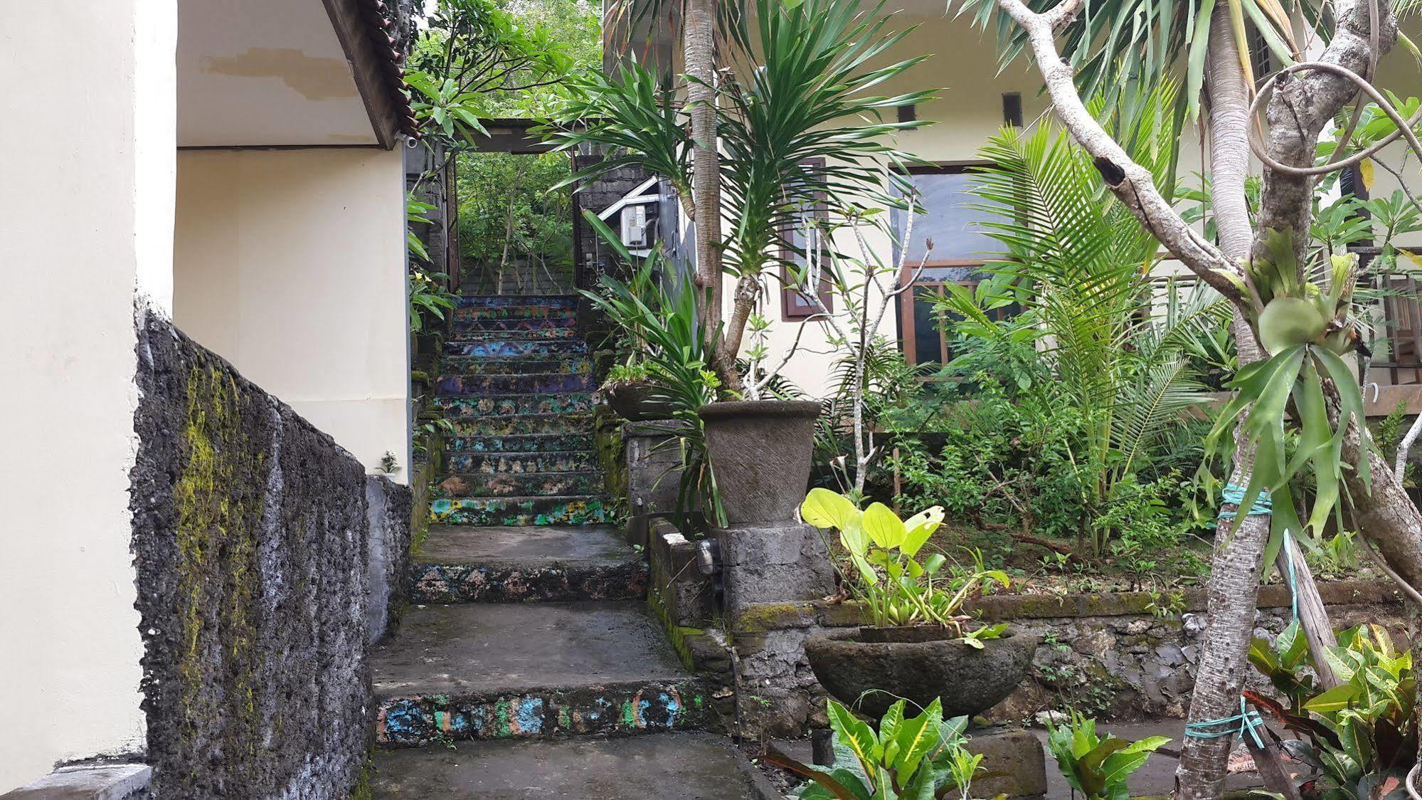 Belong Bunter Homestay Улувату Экстерьер фото